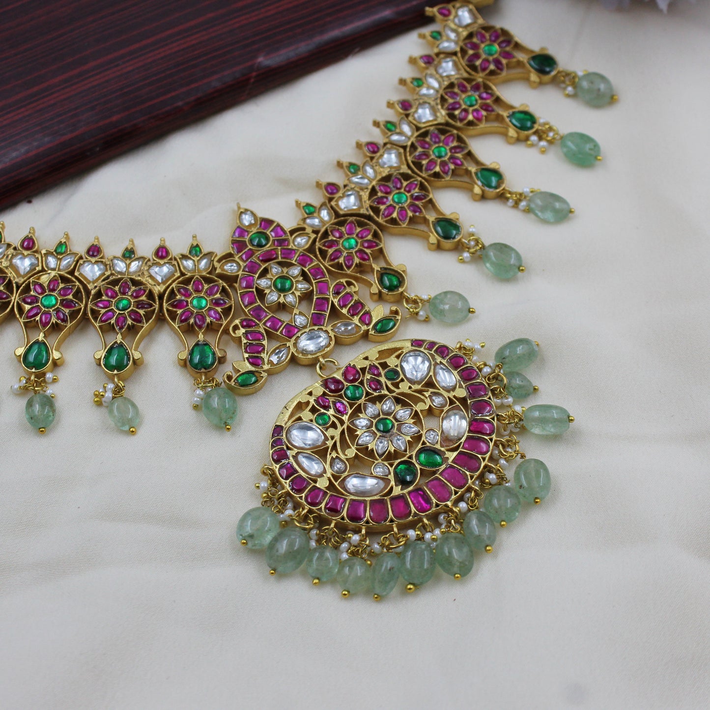 39540 Jadau short necklace