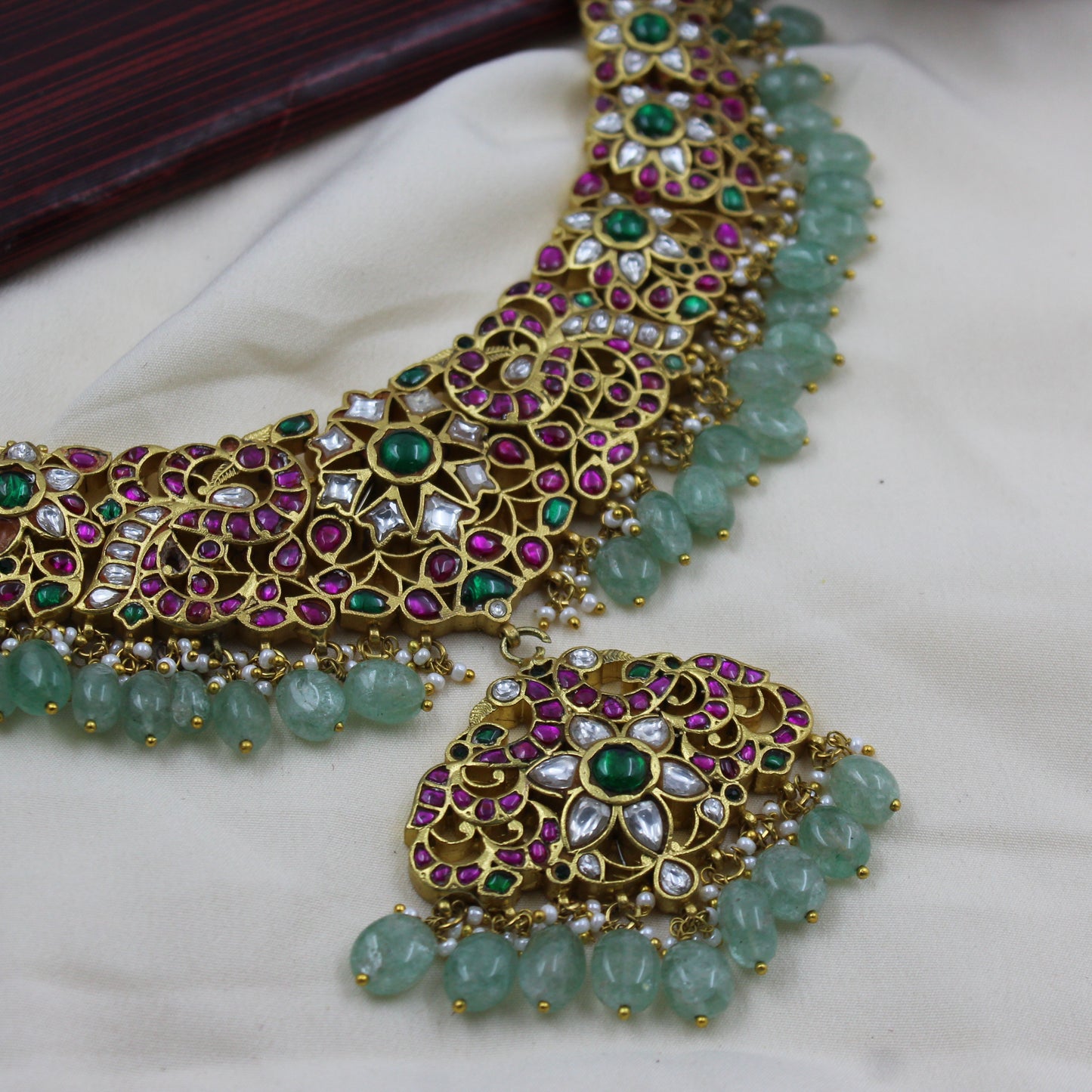 38809 Jadau necklace