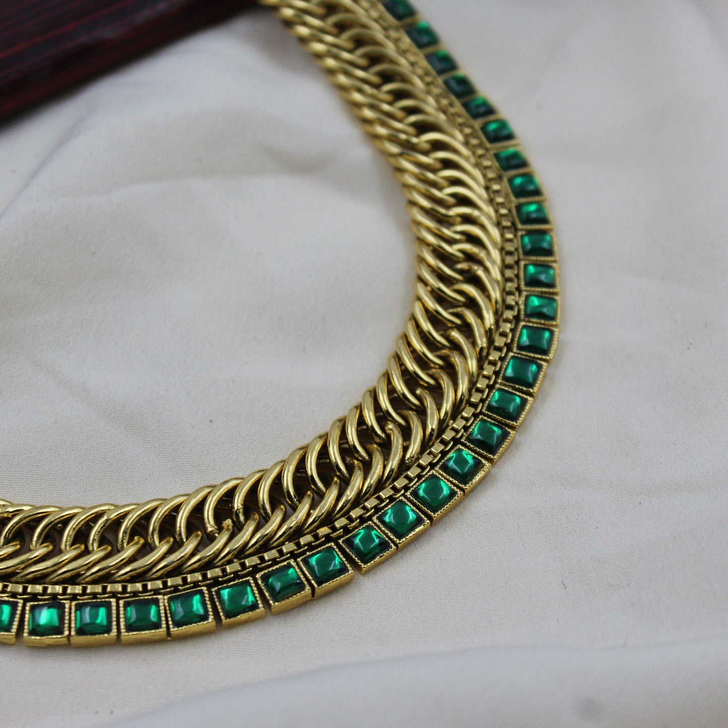 34599 Jalebi pattern Jadau short necklace