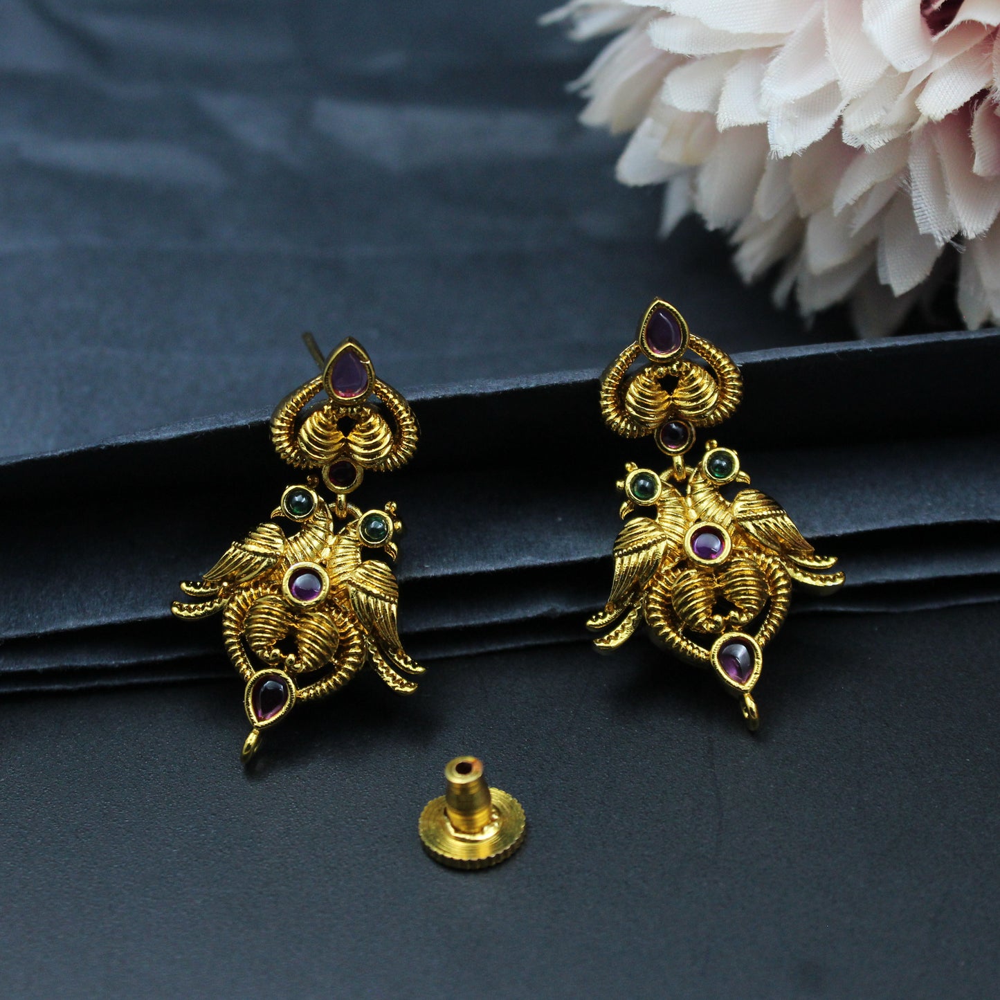 38856 Matte Peacock Short Necklace Set Red