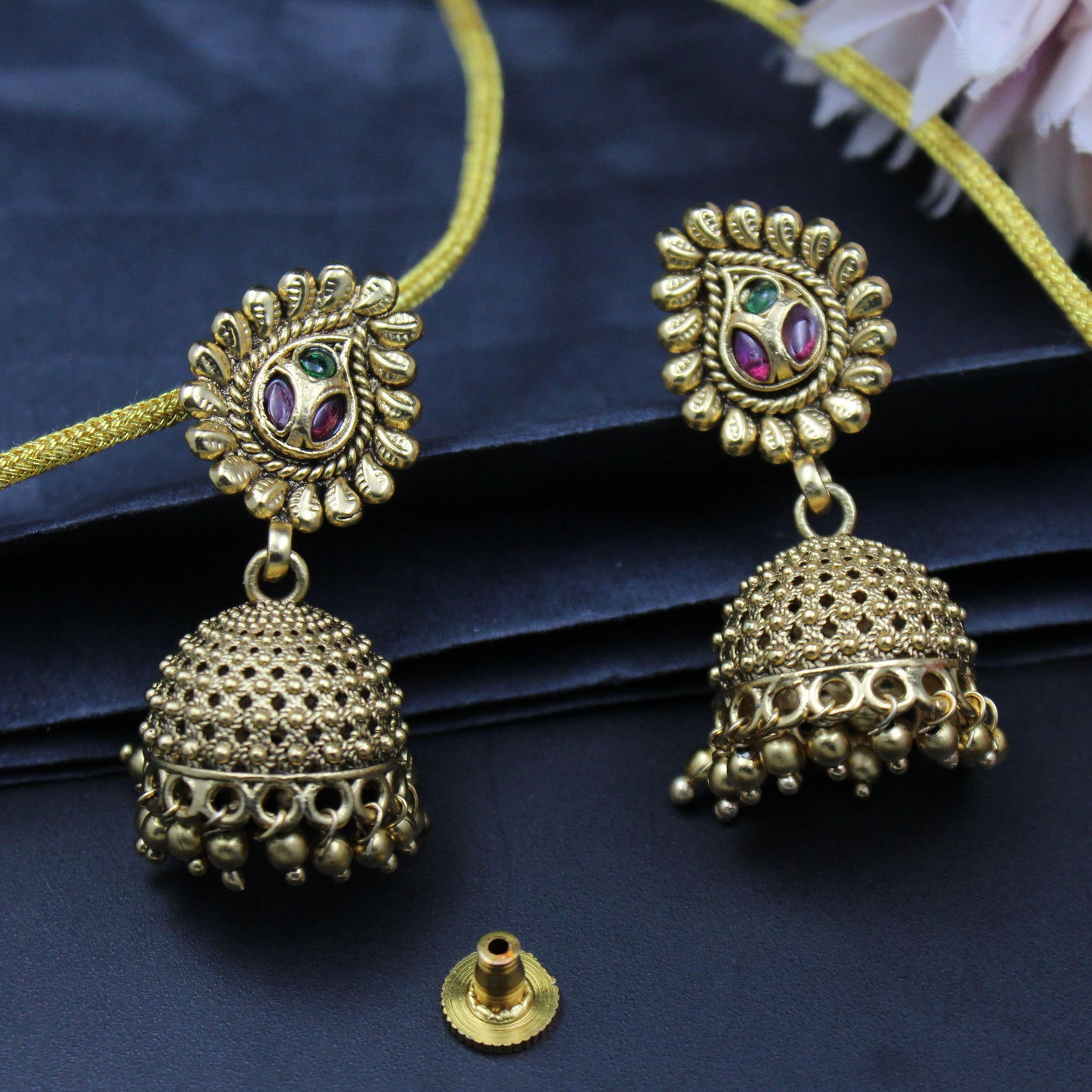 39650 Nakshi gold look short necklace