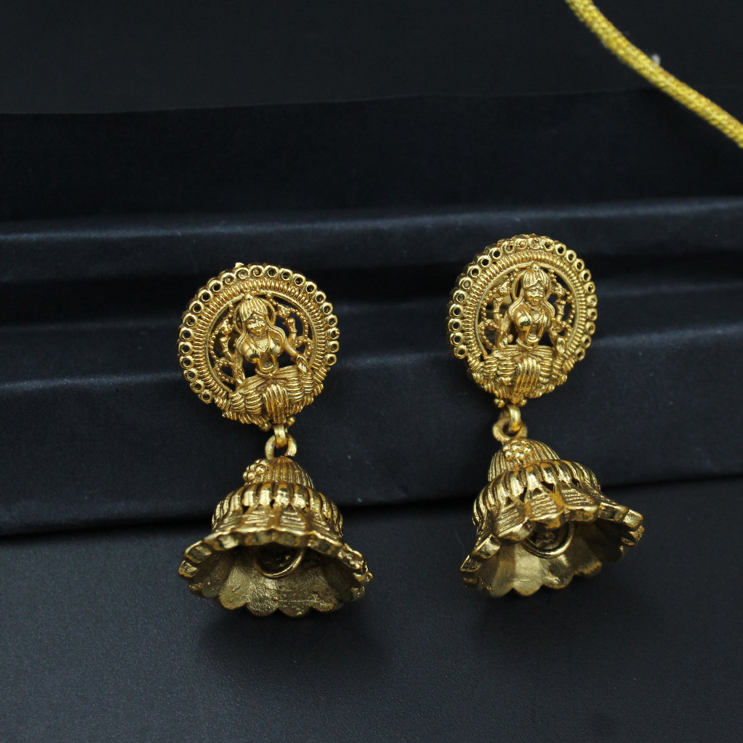 22520 Matte Laxmi Short Necklace