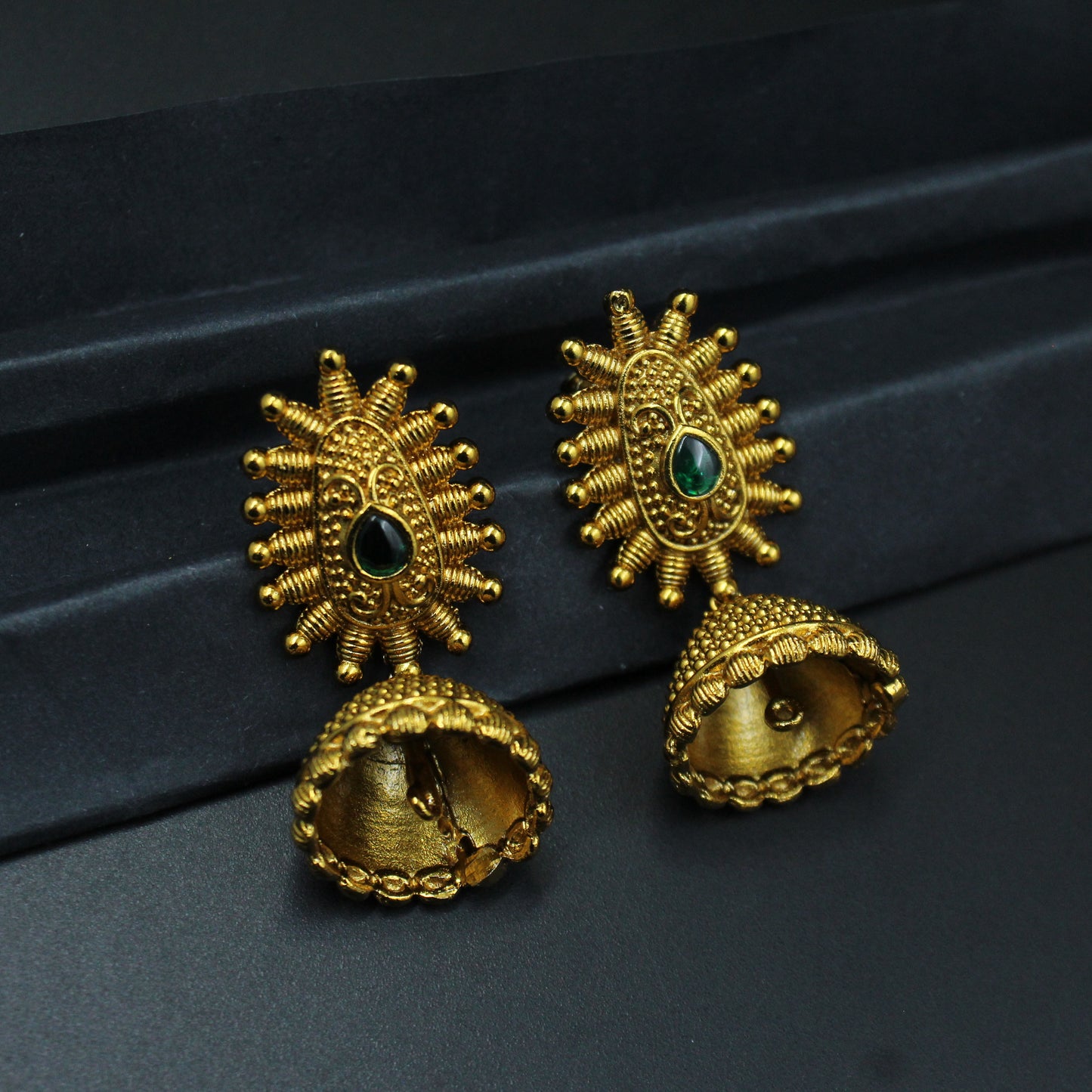 38798 Nakshi finishing gold look fancy necklace with screwback earrings