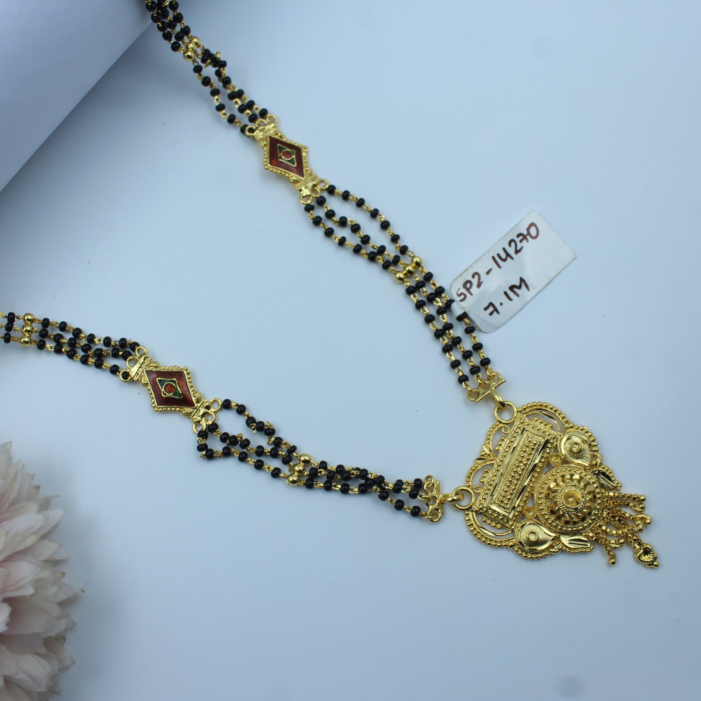 14270 : 3 Lines Gold And Black Beads With Pendent