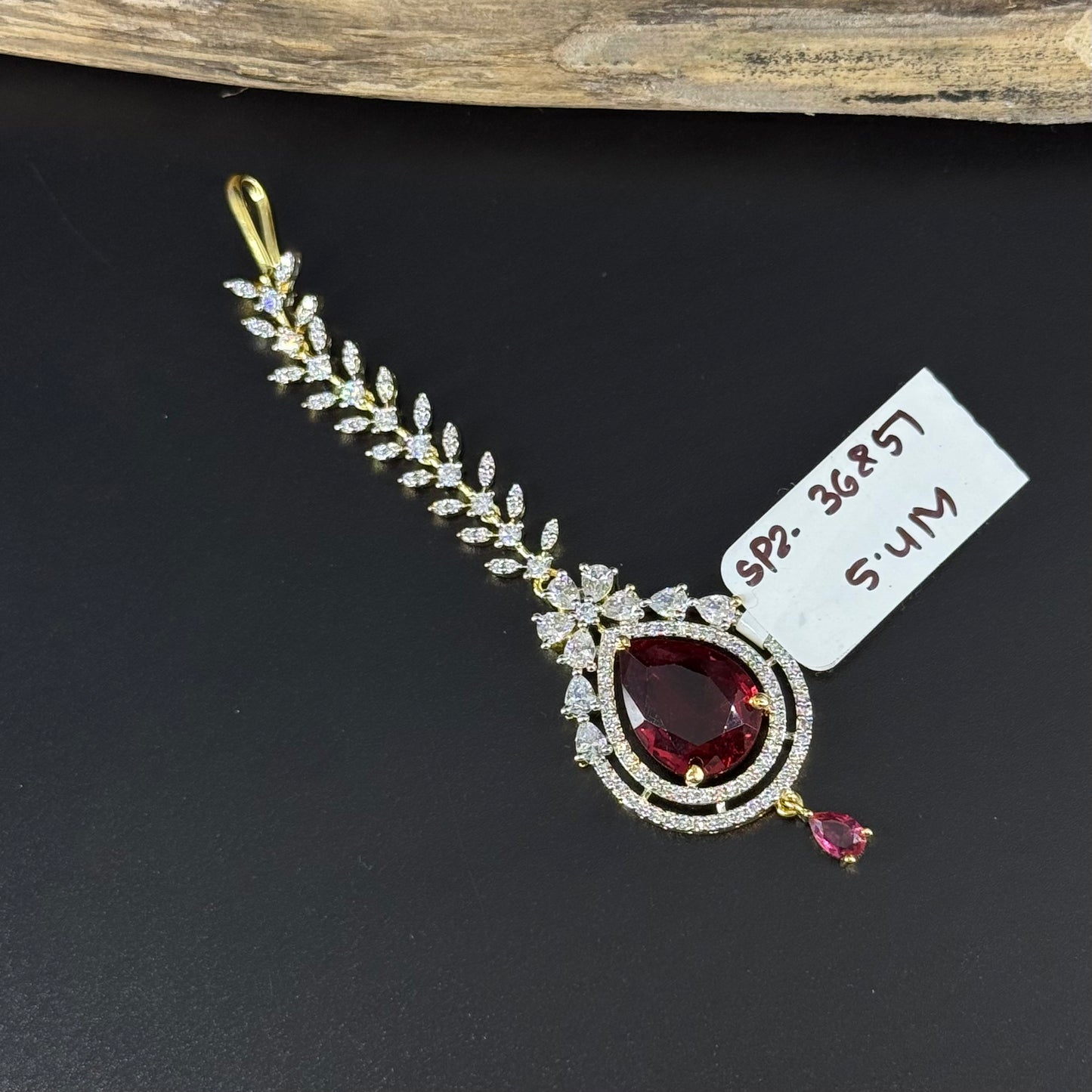 36851 G J Red color Maang Tika