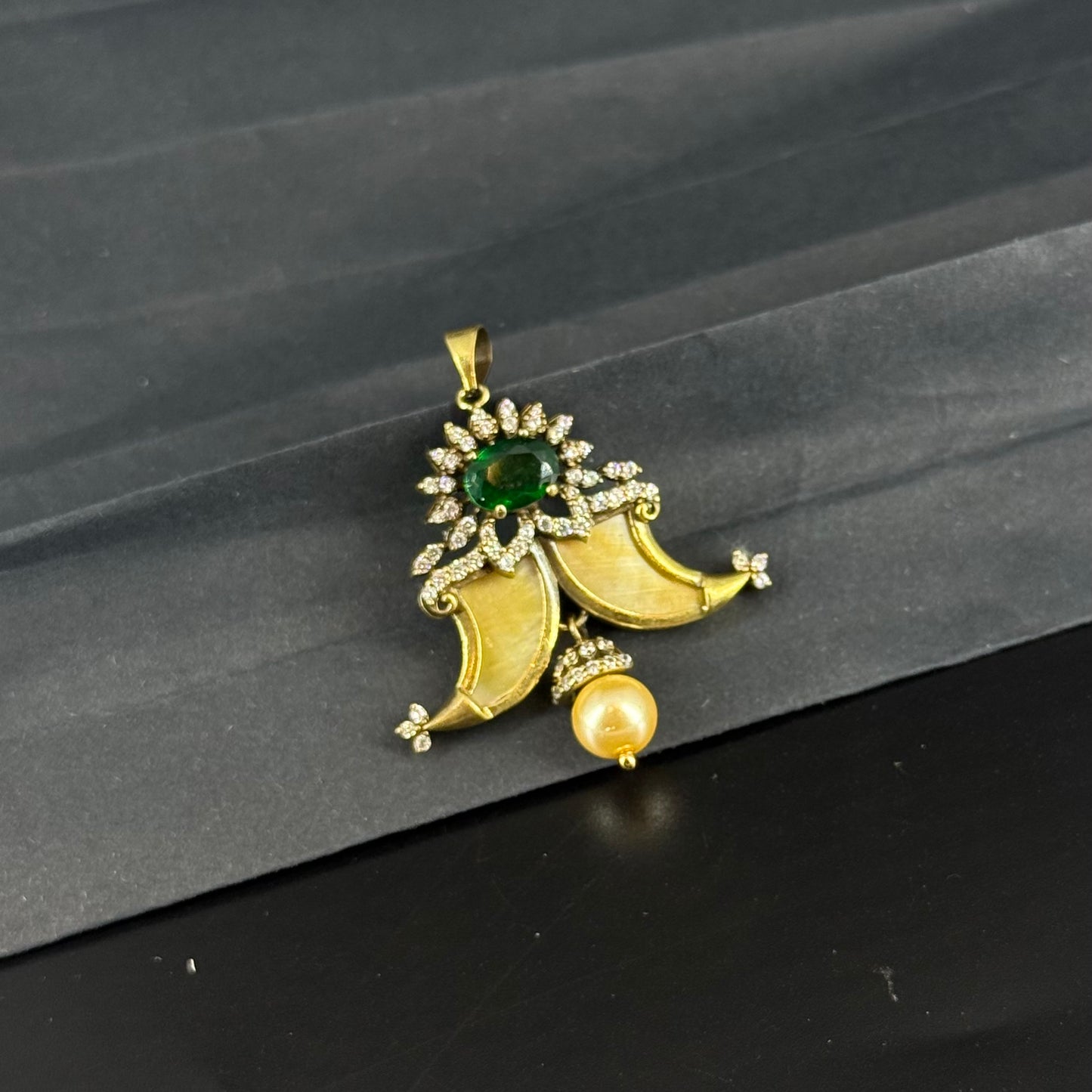 Victorian mehndi polish tiger nail with pearl drop