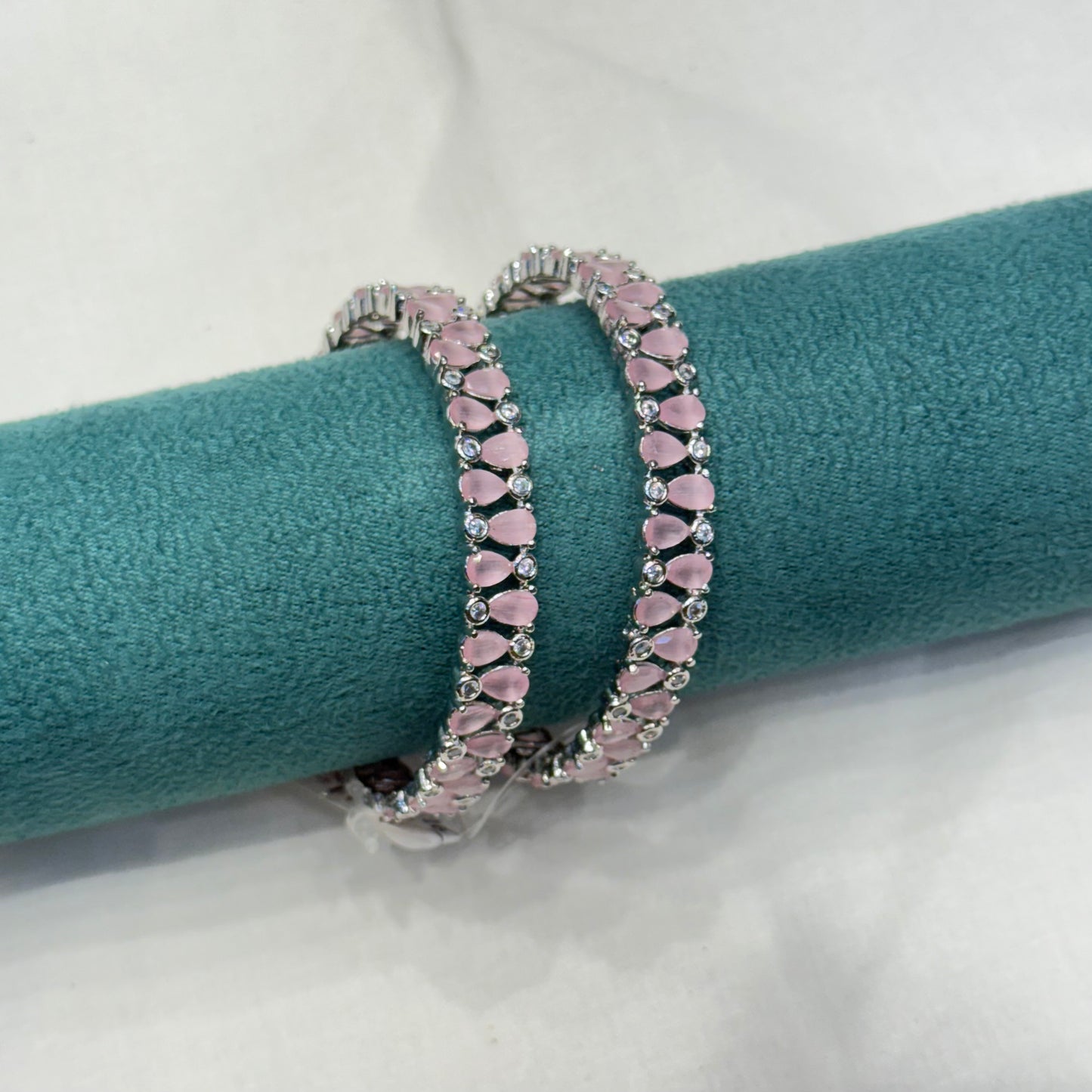 36685 platinum pink stone bangle
