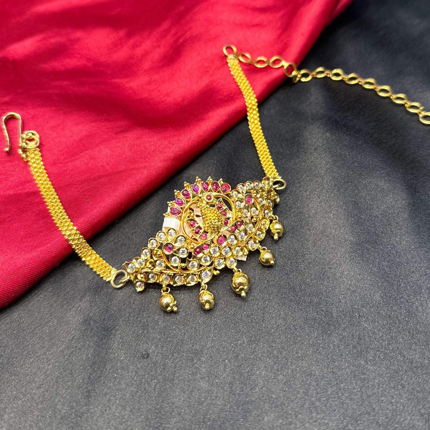 15430 Cz red and white stone Peacock Armchoker