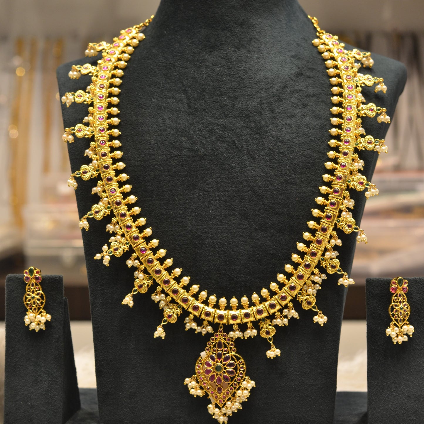 8518 Guttapusalu Long Necklace