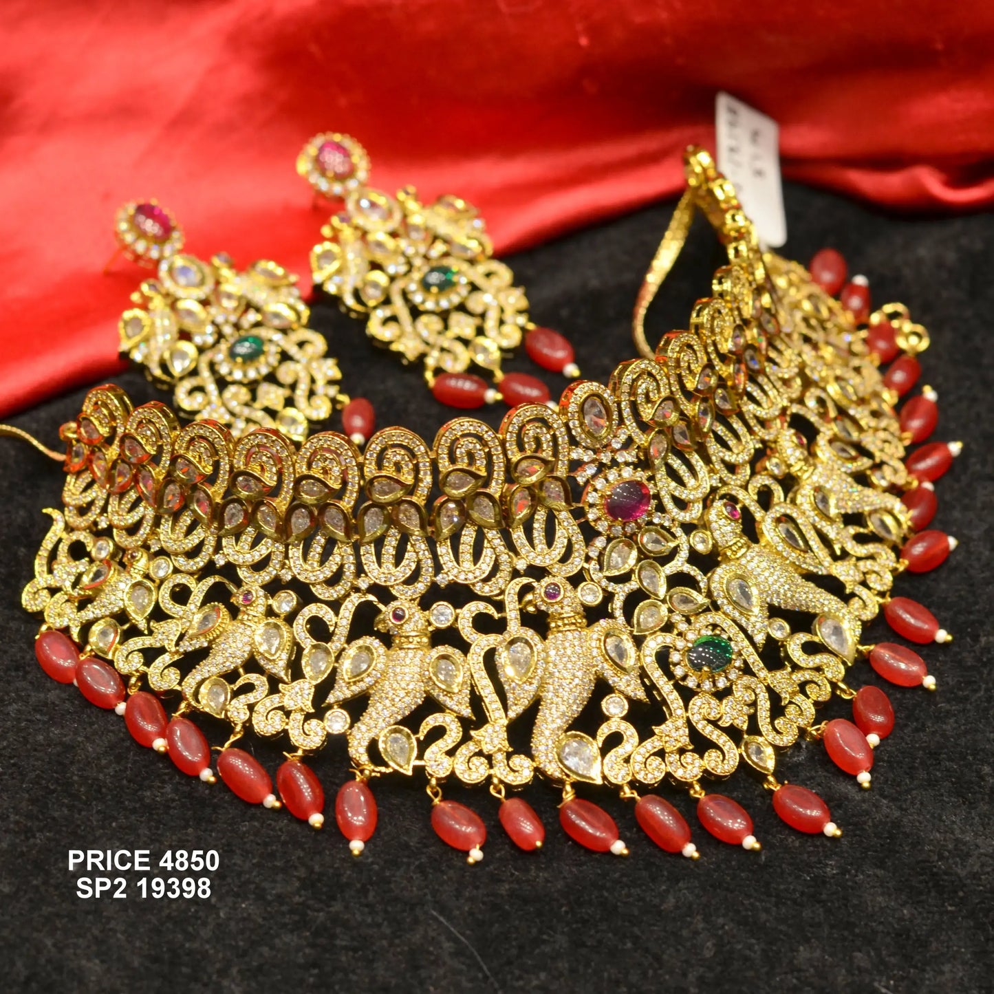 19398 Victorian Peacock choker with red beads