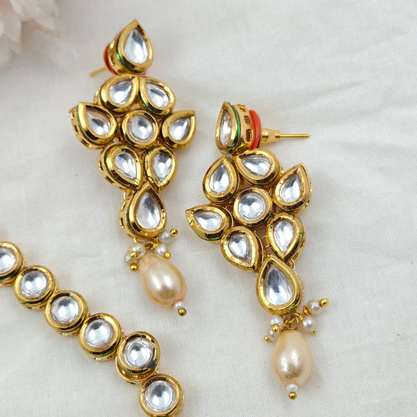 16820 / 16803 / 16819 Mennakari Kundan necklace with half white pearls