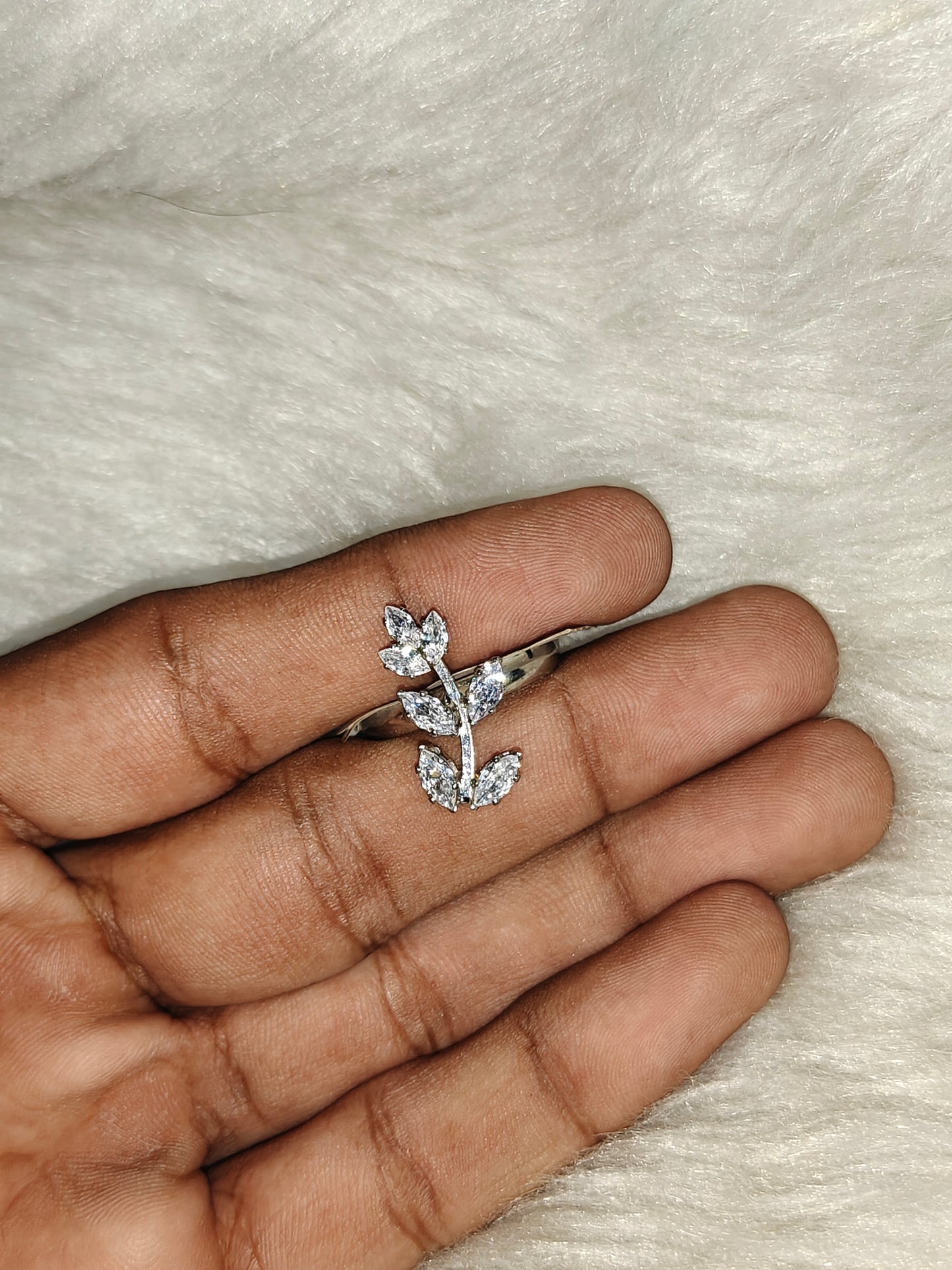 10335 platinum full white finger ring