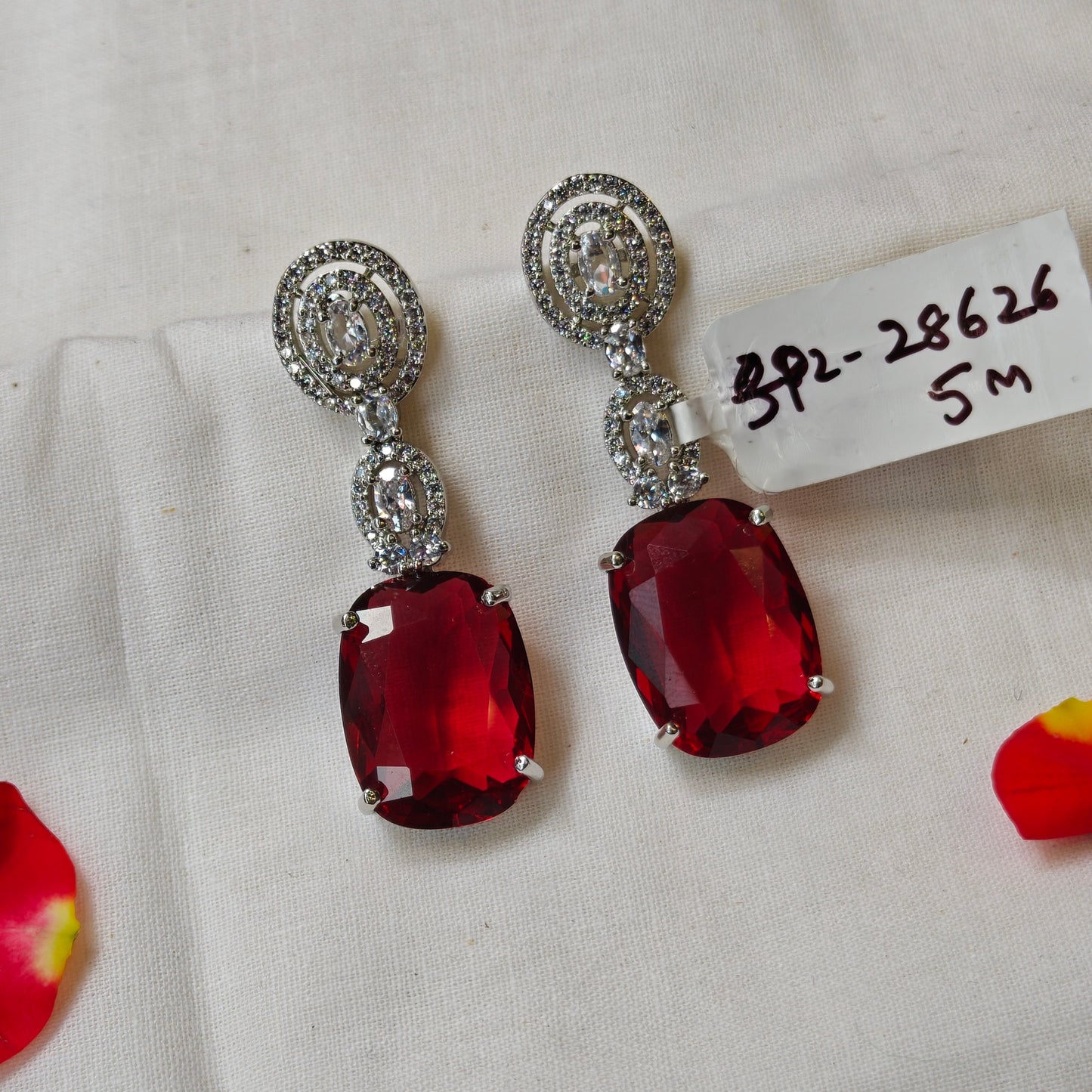 28626 platinum red colour earrings