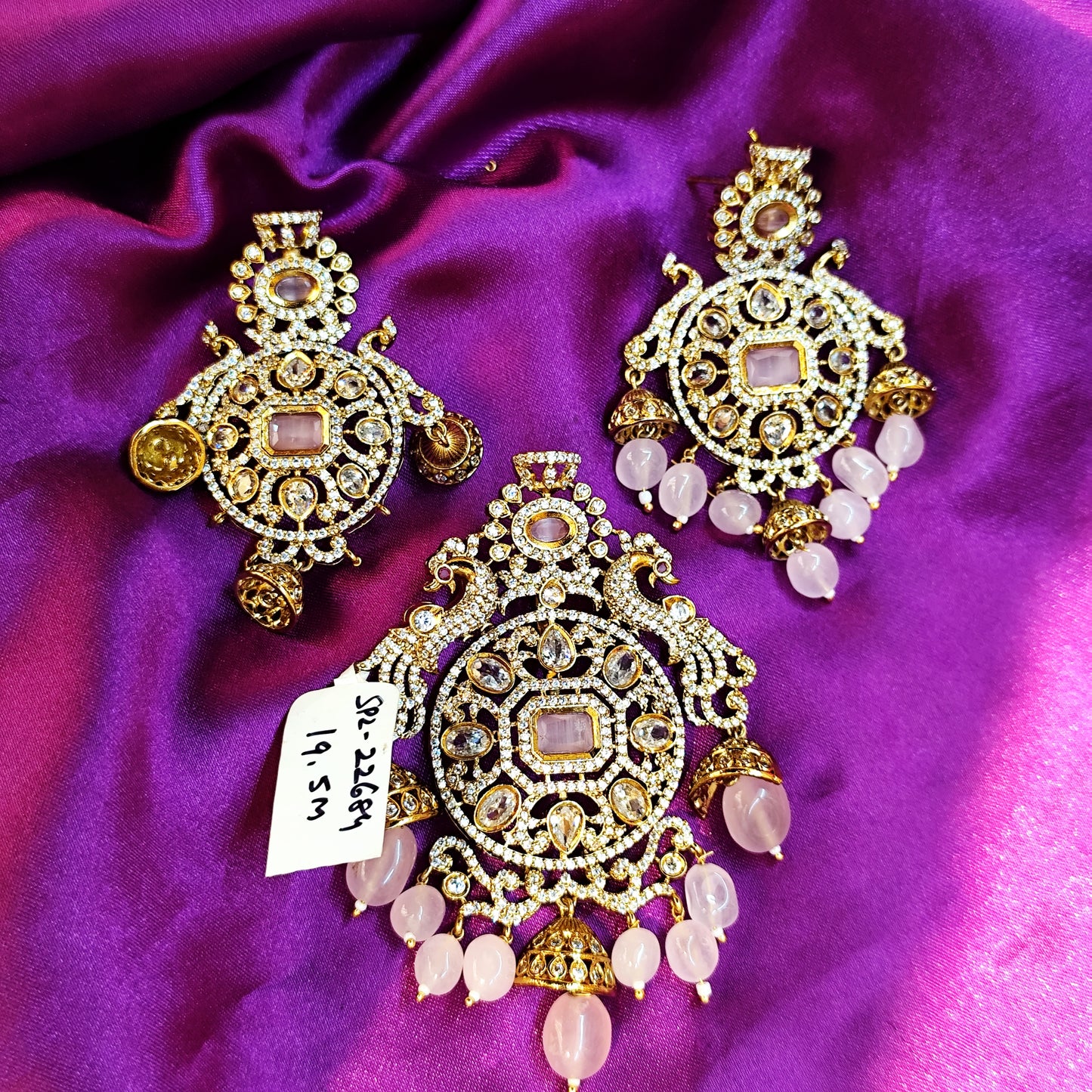 22684 Victorian light pink vpendant set