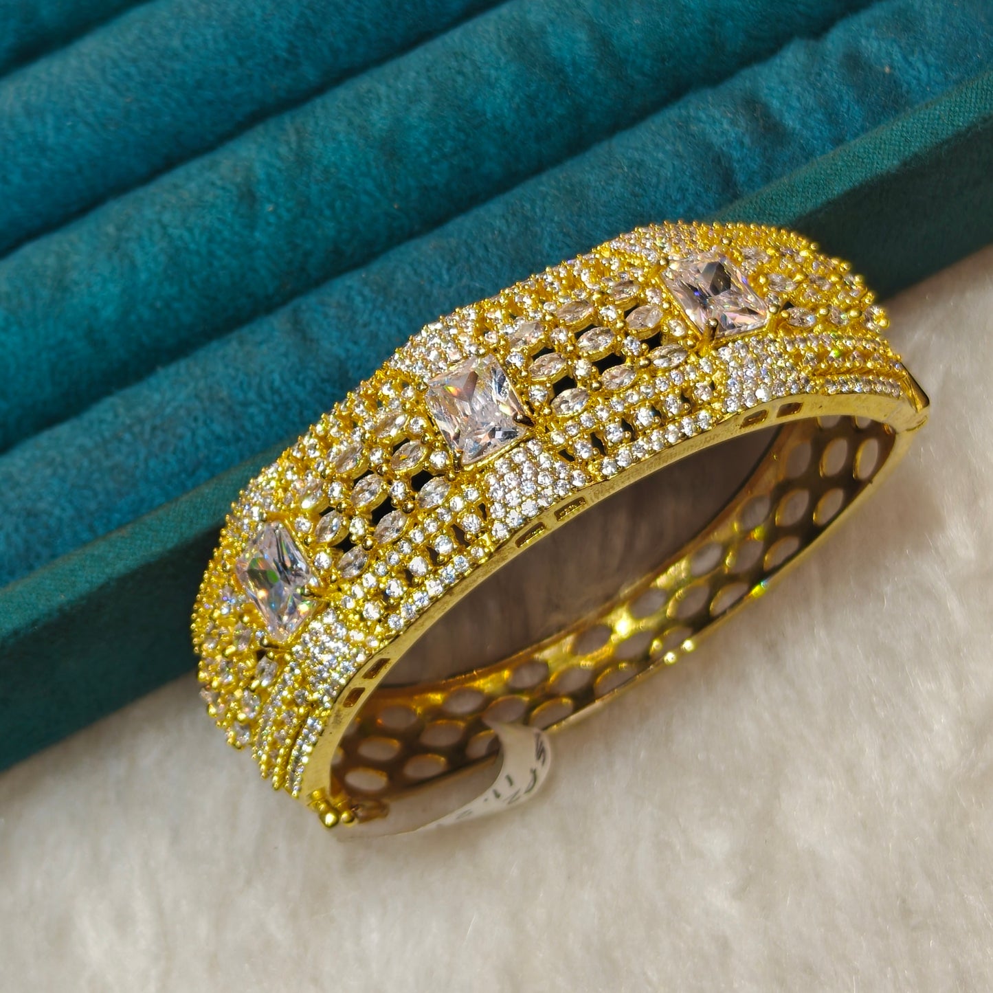 831 cz full white bracelet