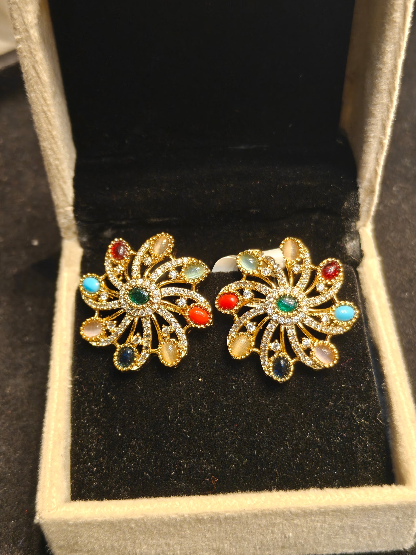 39572 navratra matte studs