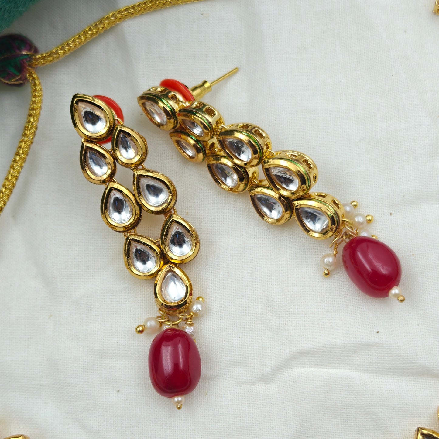 11868 Mennakari Kundan short necklace with red beads