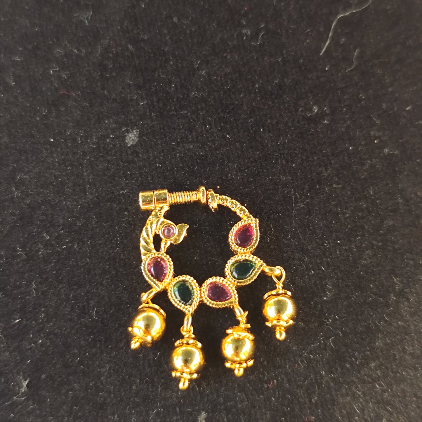 Multi pota stone nose pin