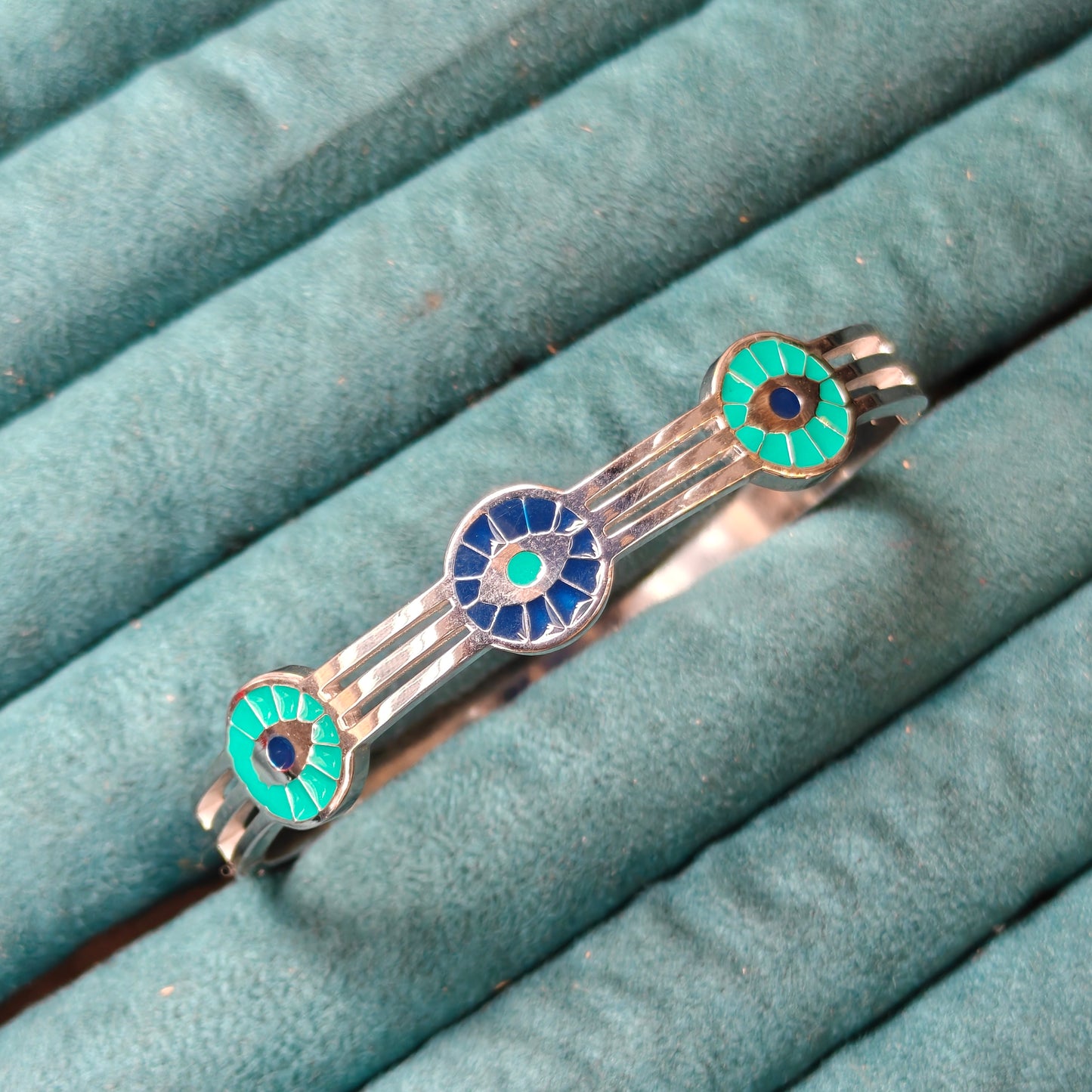 Platinum eye bracelet