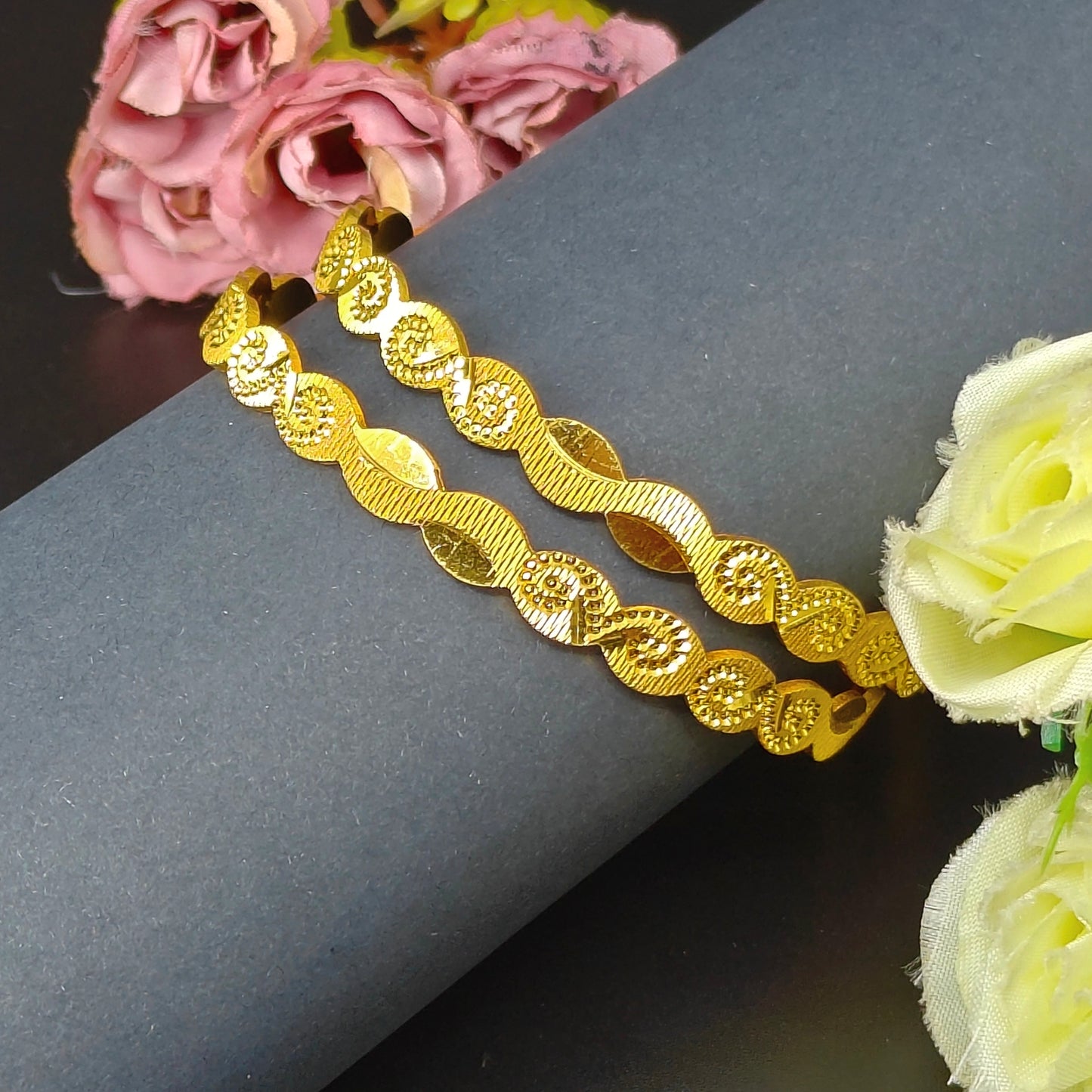 35858 Gold polish 2 bangle