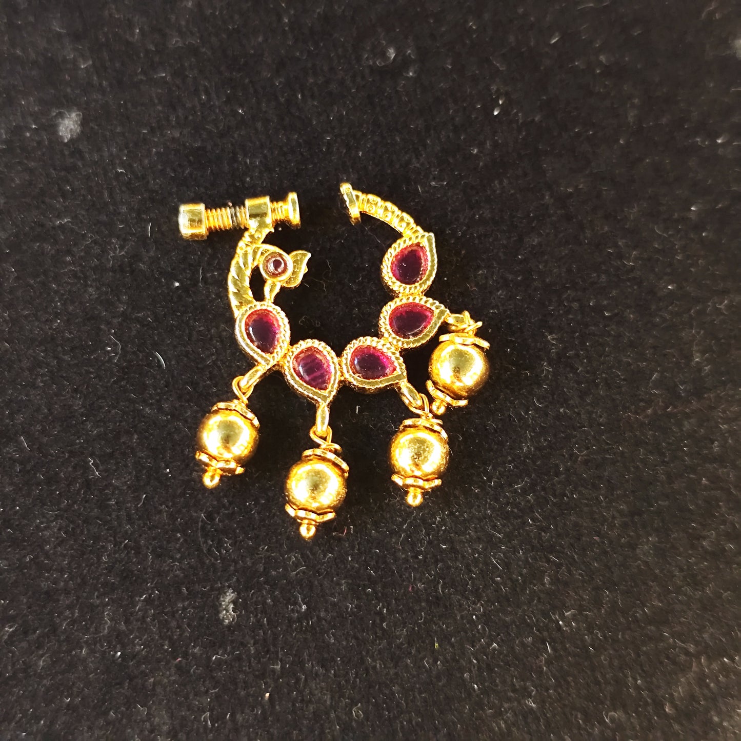 Pota stone golden nose pin