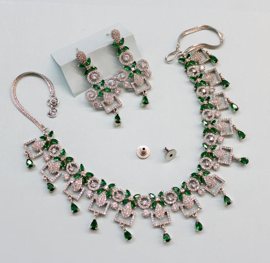 1023 Platinum necklace green stone