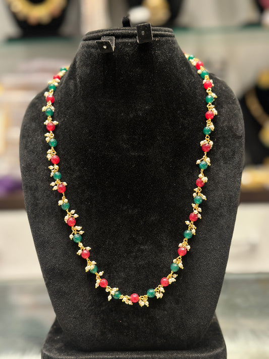 32083 red and green round beads mala