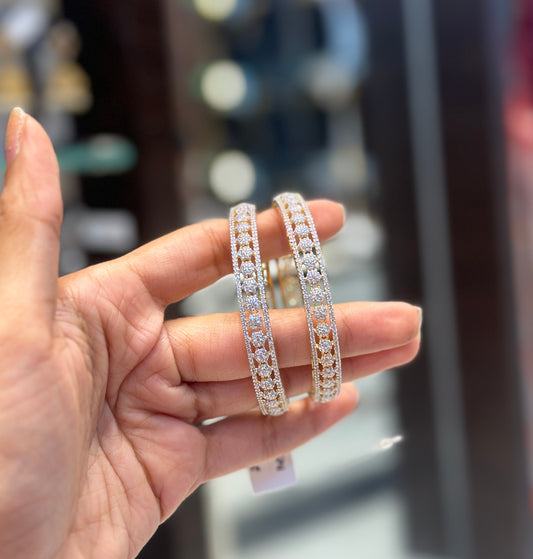 32988 Diamond look bangles