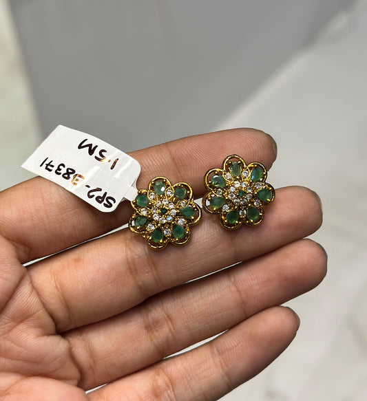 38371 Gold polish studs