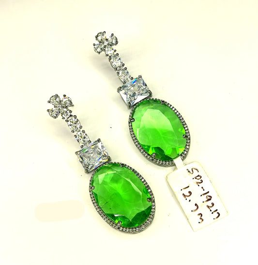 19217 Victorian green hangings