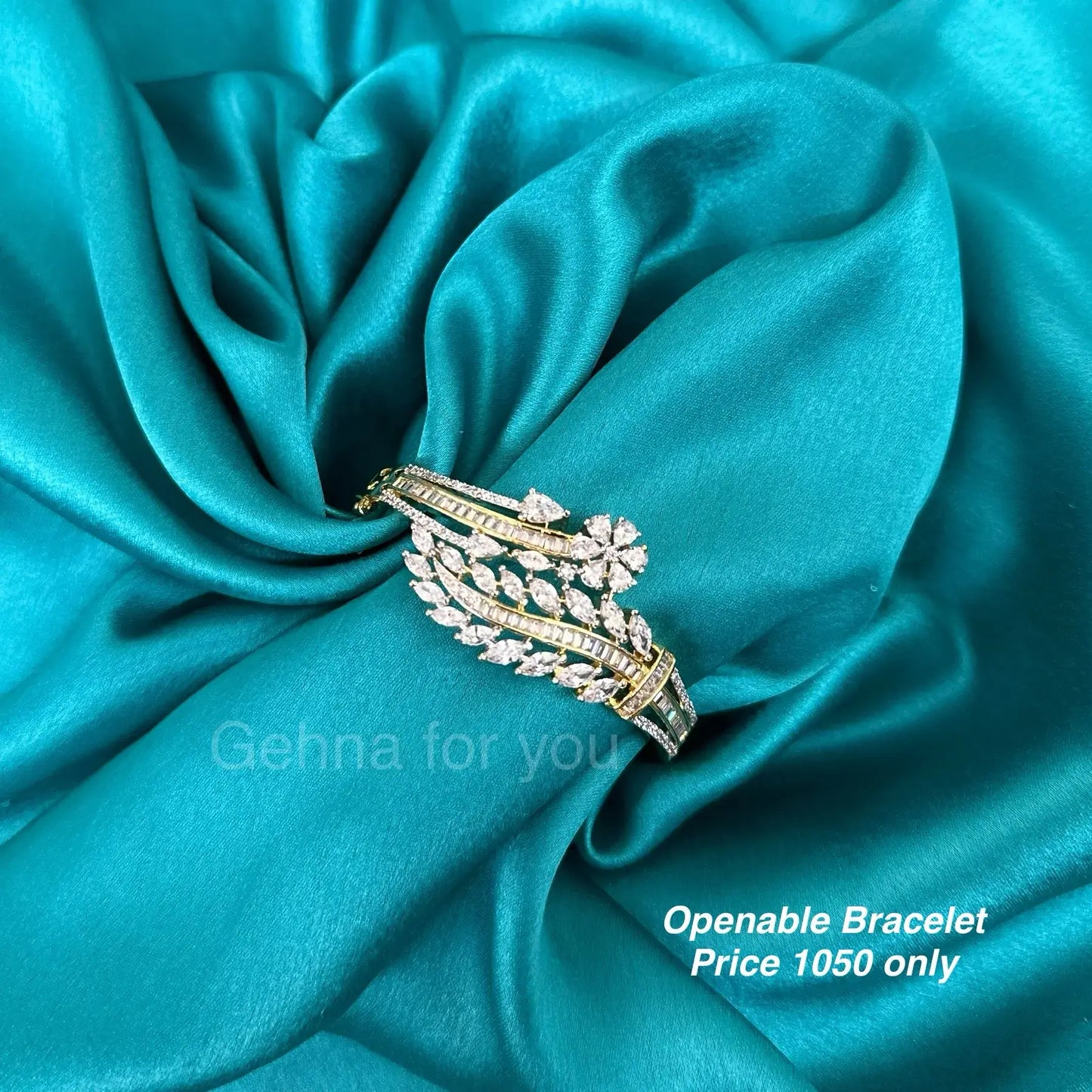 28384 Openable Leaf Bracelet