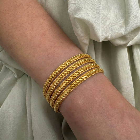 20754 Gold polish 4 pcs bangle
