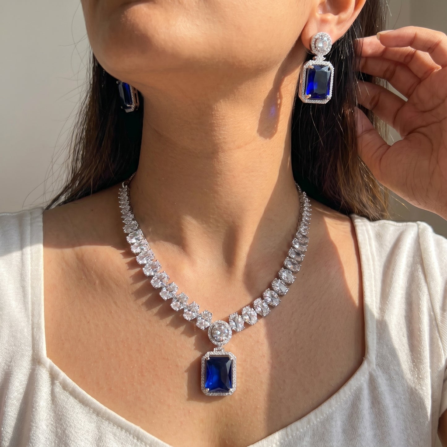 Platinum blue necklace