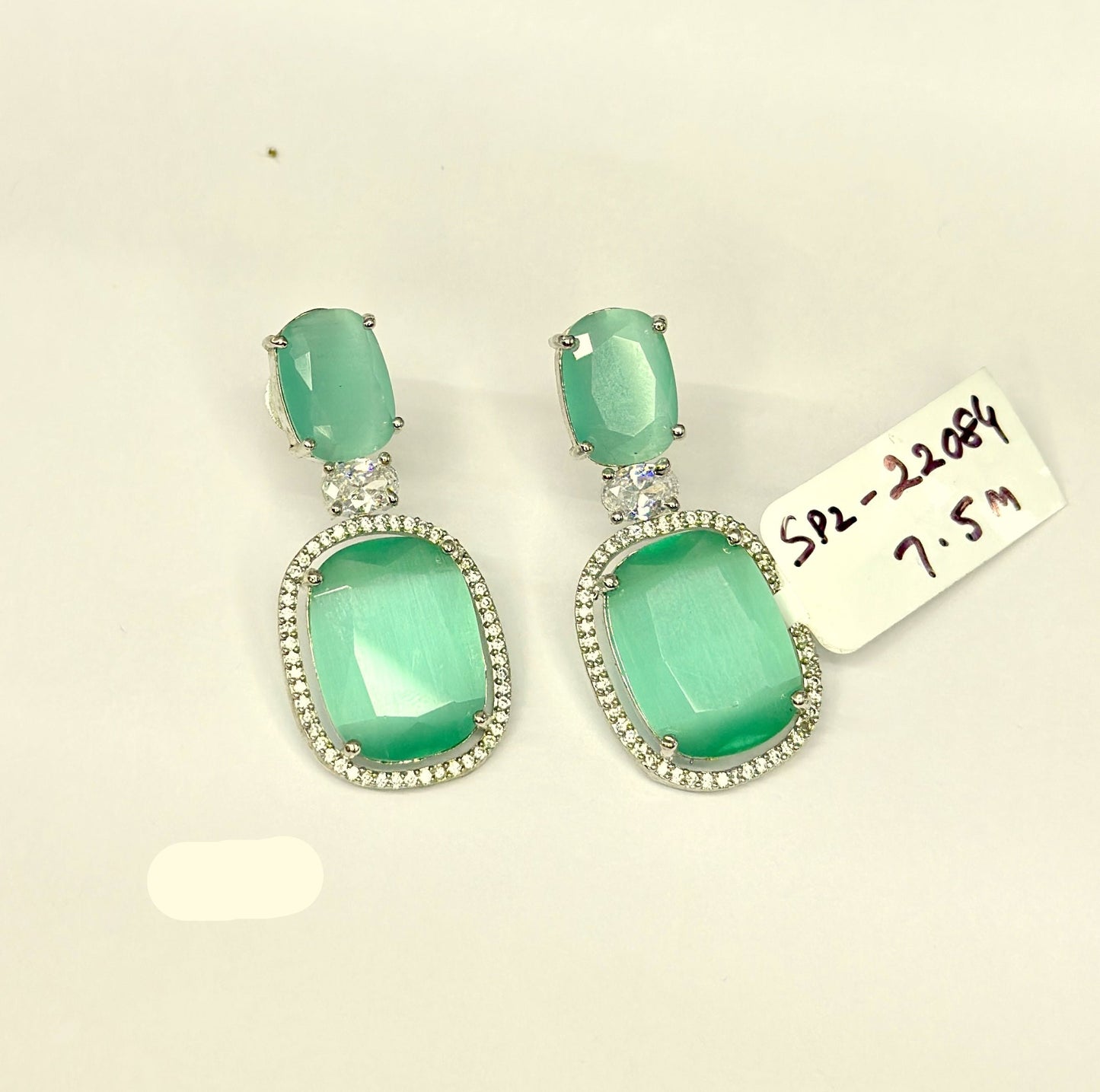 22084 Paltinum green earrings