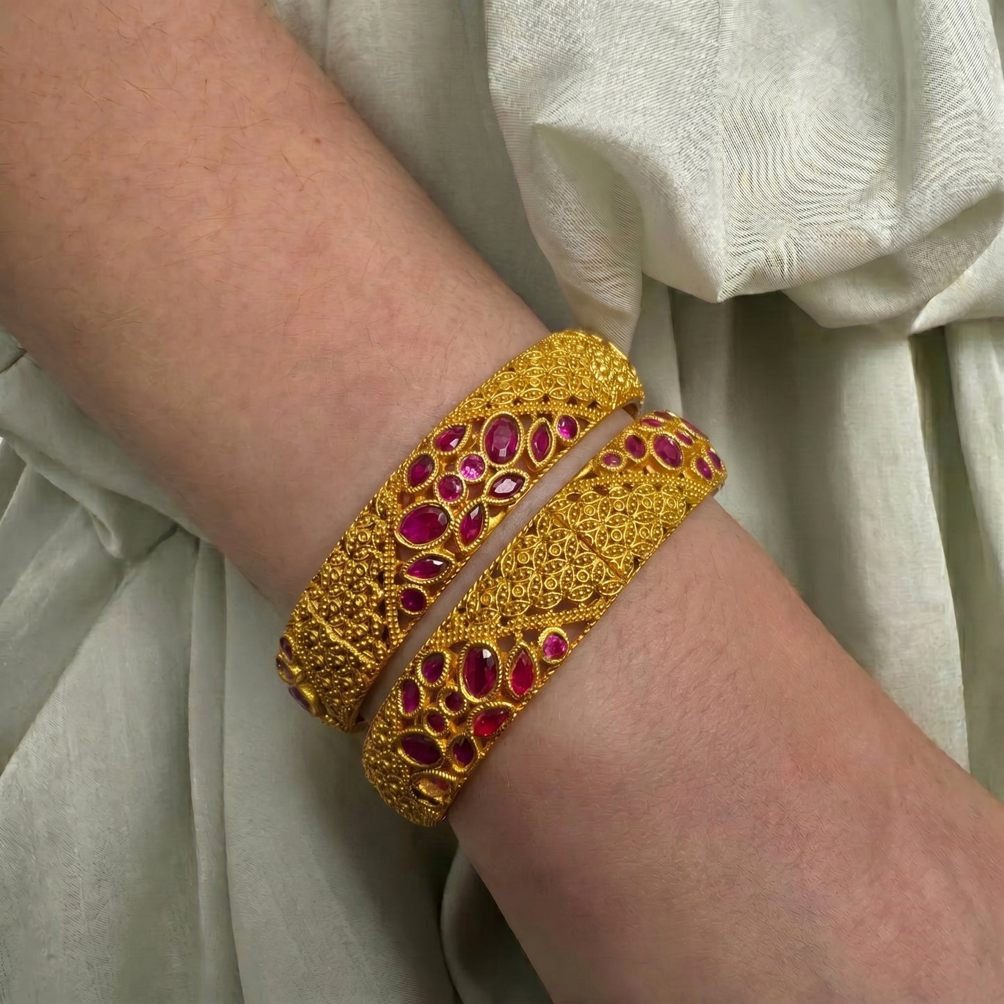 2357 Red Broad Bangles
