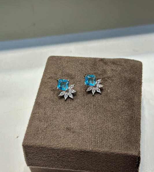 33479 Platinum blue color studs