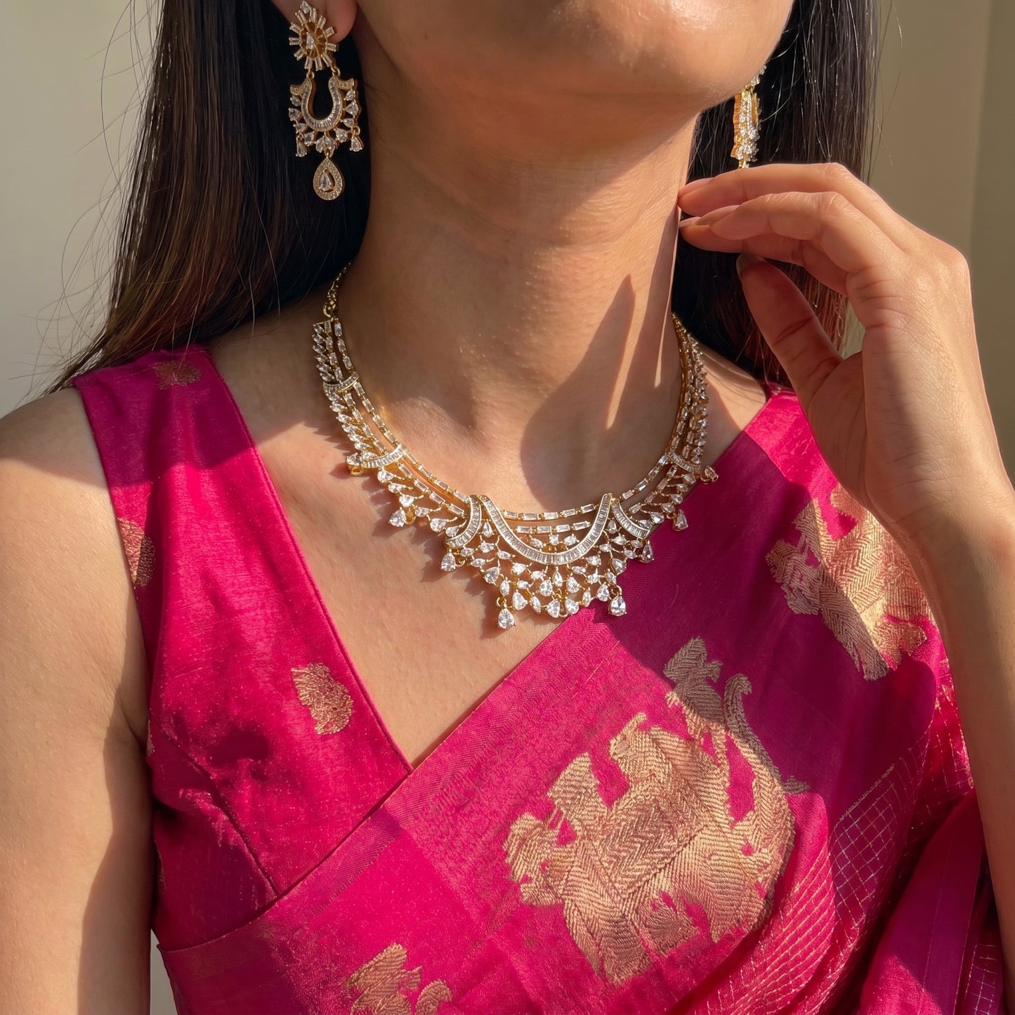 27580  GJ diamond look like short necklace