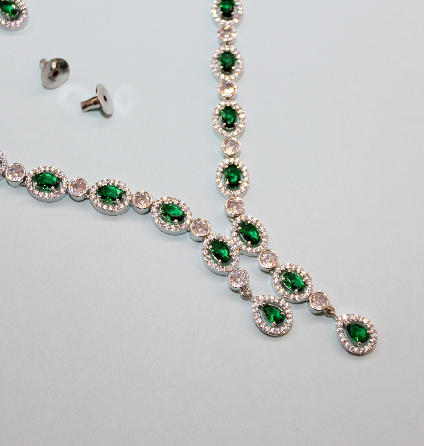 28781 Platinum necklace green