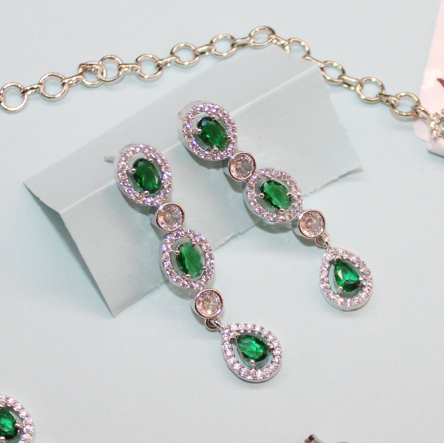 28781 Platinum necklace green