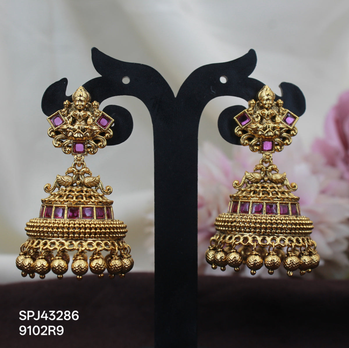 43286 Nakshi jadau kundan laxmi pattern with gold balls and push back