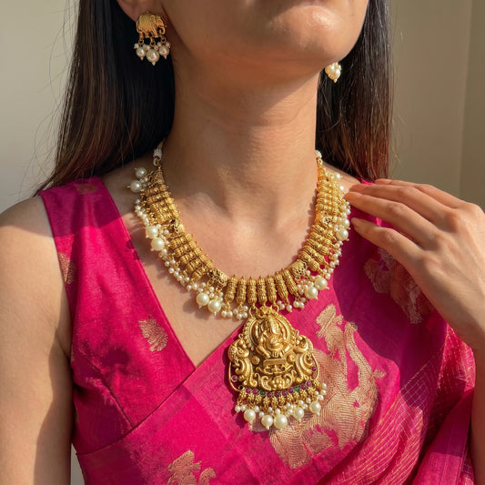 Nakshi Ganesh Short Necklace Set With Push Back Earrings
