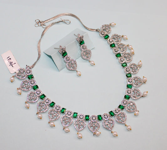 369 Platinum necklace green stone