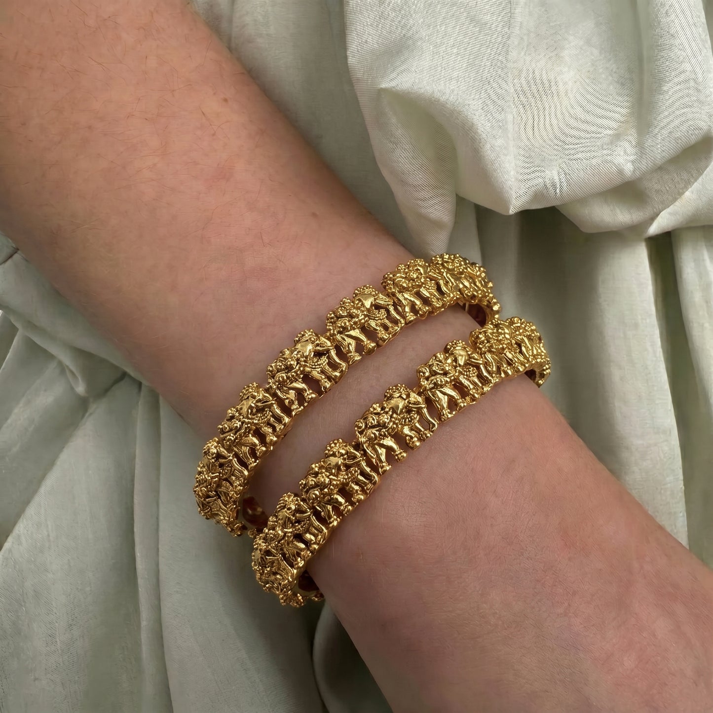 38341 Elephant bangle