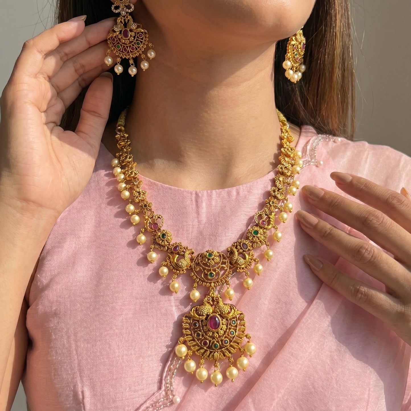 38347 matte necklace