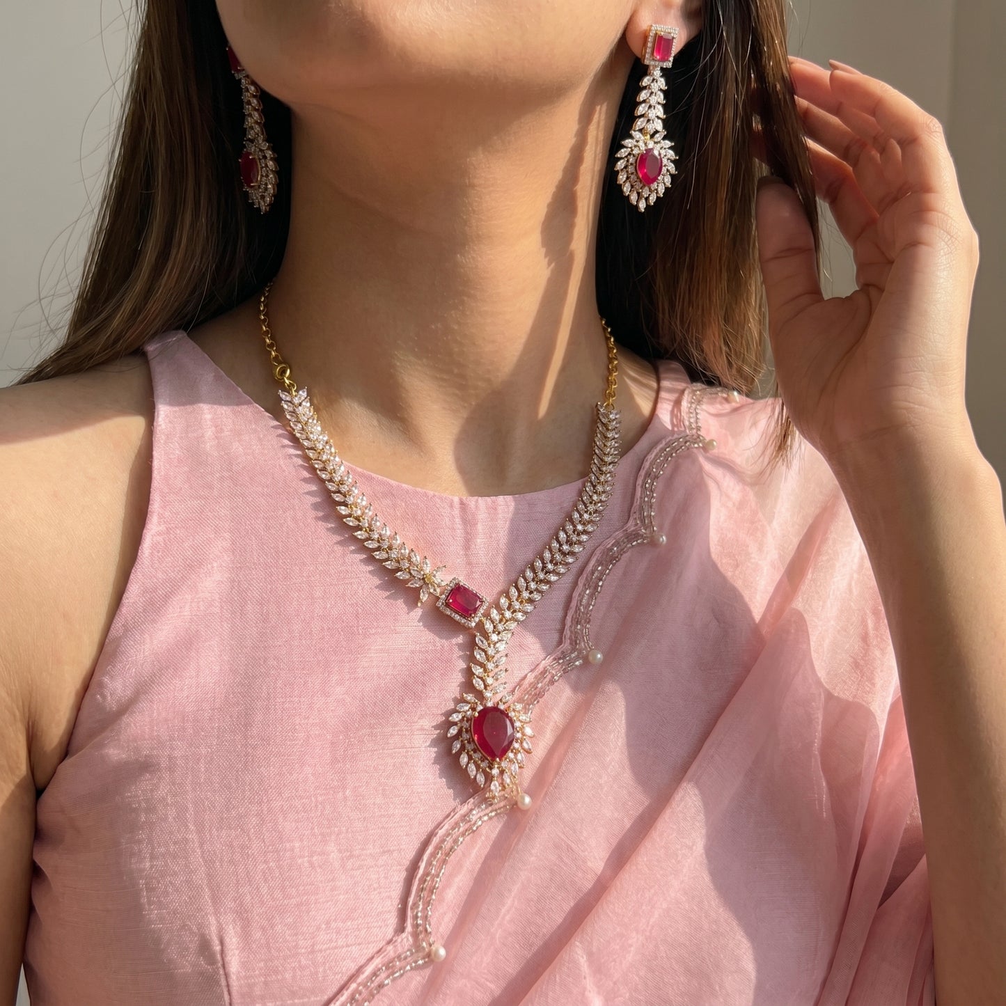 39382 GJ Ruby stone necklace