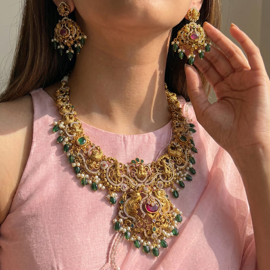 39197 Bridal Nakshi short necklace with screwback earrings