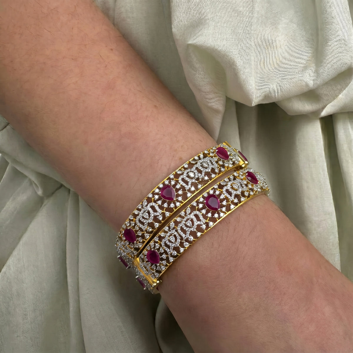 39357 GJ Ruby Bangles 2'4