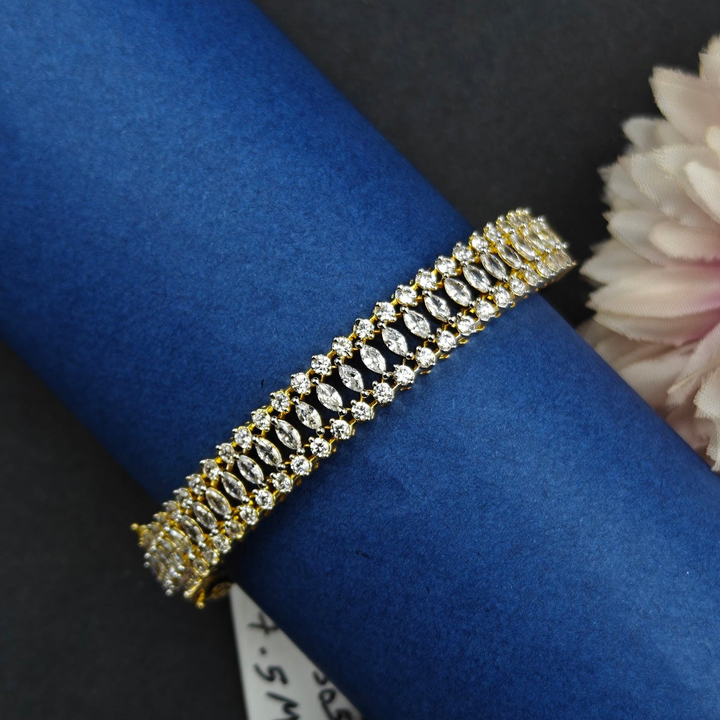 39439 / 40053 / 40305 real diamond look bracelet