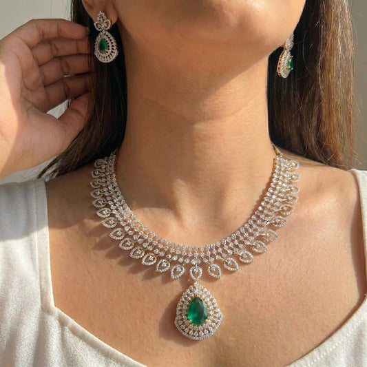 39462 GJ Fancy Mango Necklace Set in Rama Green
