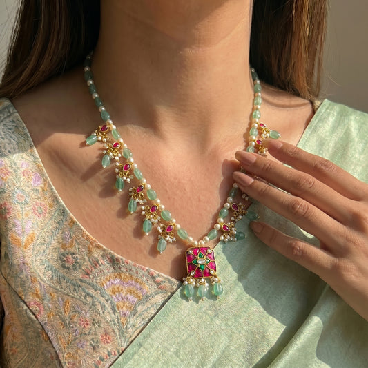 39984 Jadau Locket With 1 Line Real Russian Beads mala